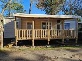 Mobilhome neuf 2025 ombragé Lege Cap ferret, Hotel in Lège-Cap-Ferret