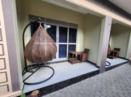 Simbego Cottages Lira, hotel com estacionamento em Lira