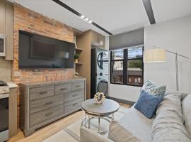 Luxury and Trendy 3BR 2BA APT only 20 minutes to New York, hotel Croxtonban