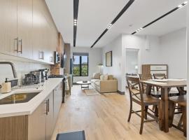 New Luxury and Chic 3BR 2BA Apartment 20 Minutes to NYC, Hotel in Croxton