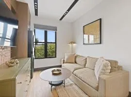 New Luxury and Chic 3BR 2BA Apartment 20 Minutes to NYC