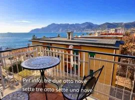 Sul Mare Apartment - Seafront with Sea View