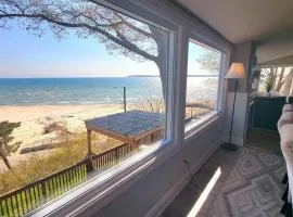 Crystal Beach Waterfront Cottage - Sunset Views