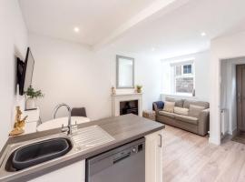 Meadow Hill Cottage with Private Garden, Crieff, ξενοδοχείο σε Crieff