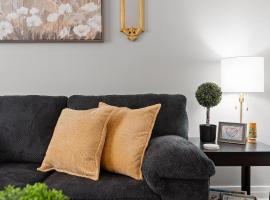 Newly Renovated 3BR Home in West End Kingston, hotel di Kingston