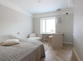 Remontoitu yksiö lähellä Helsingin keskustaa