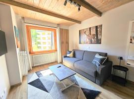 Moda Apartments 69, hotel u gradu Sestriere