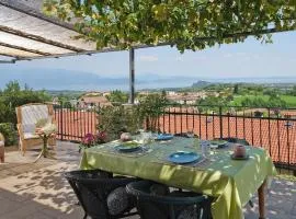 Apartment Wohnung mit Blick auf den Gardasee by Interhome