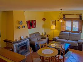 Holiday Home Gemütliches Haus mit toller Aussicht by Interhome, hotel en Válor