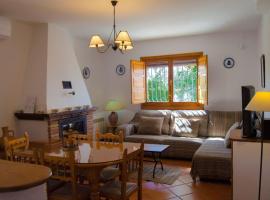 Holiday Home Ländliches Haus mit Jacuzzi by Interhome, hotel en Válor