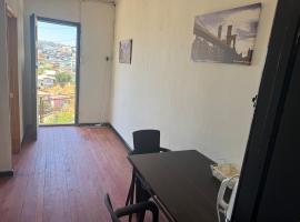 Casa peque&ntilde;a en Valpara&iacute;so, chatka/domček v destin&aacute;cii Valpara&iacute;so