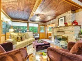 13 Mi to Beach! Forest Brook Creekfront Cabin