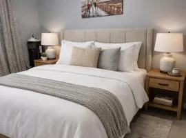 Cozy Primary Room with Own Bathroom