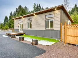 1 Mi to Waterfront Trails, Troy Home with Hot Tub!