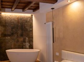 Perla sul Lago - LuxuryApartment - Arona centre, Hotel in Arona