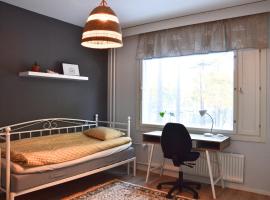 Private Room in Host-Occupied Apartment, hotel i Turku