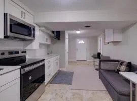 Work and Explore, Cozy Unit 5 Mi to UMD!