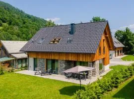 Mountain Chalet Alpinchique