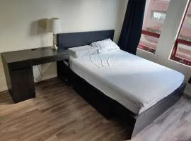 Comfortable 2-Bedroom Downtown Stay Prime Area