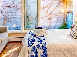 A2 Studio, Mins to Downtown, UofM, Hospitals, Restaurants & Stadium