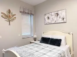 Carytown cozy nest private room Fenced Yard