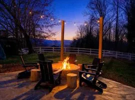 Near Asheville Views, Hot Tub, Gym Theater