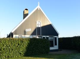 Lovely Holiday Home in Texel near Sea, hotel in Oost