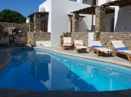 Siroco's Rooms And Studios, lejlighedshotel i Parikia