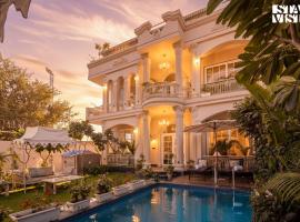 StayVista at Rajmahal Bagh with Heater, AC, WiFi, hotelli kohteessa Jaipur