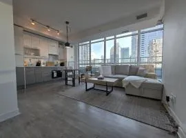 One bedroom Luxury Downtown Toronto Condo, Free Parking, FIFA