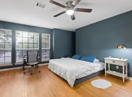 Family Retreat Near Kalahari Sleeps 10 Modern