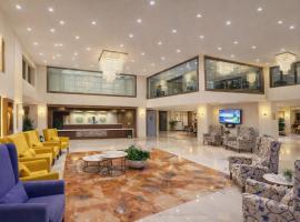 Hotel Oxmo Delhi Airport With Free Aiport Drop，新德里的飯店