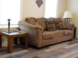 Cozy 4 Bedroom House near the lake