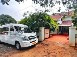 Citadel Luxury Villa Trivandrum-Just 5 Km to Railway Station & 5 Min to Sri Padmanabha Swamy Temple, Budget Friendly Peaceful stay, hotel in Trivandrum