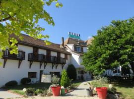 Hotel Restaurant Le Traineau, hotel sa bazenima u gradu Clelles