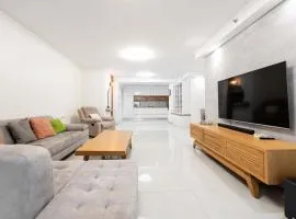 Spacious Family Luxury Getaway