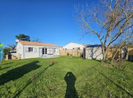 Maison neuve 3 étoiles proche de la mer, Hotel in La Brée-les-Bains