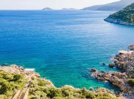 BEACHFRONT WHITE VILLA WİTH PRIVATE SWIMMING POOL