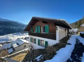 Sunny Appartement with a beautiful view in Alvaneu Dorf