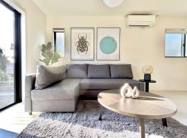 10 mins to Kumamoto Airport Modern 4BR House by Restavio, Hotel in Ozu