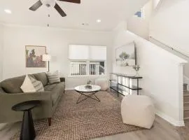 The Encore - 2 mi to Amp - 1 mi to Promenade