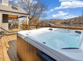 The Paddle & Pedal-Dock on Lake Windsor-Hot tub