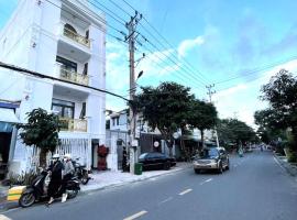 LAKSHMI APARTMENT & HOTEl โรงแรมในดานัง