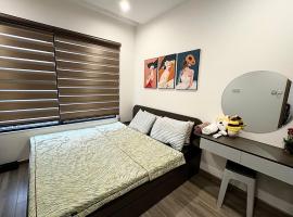 Fully Furnished 2 Bedrooms Apartment, Glory Heights, 3 mins walk to Vincom Mega Mall at Vinhome Grand Park D9, Hotel in Gò Công