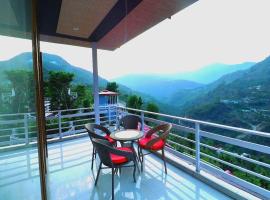 The Himalayan Majesty Hotel，Chopta的飯店