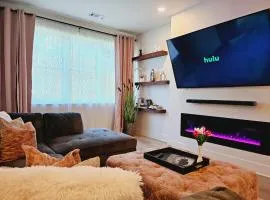 Luxury Urban Escape with Rooftop in downtown Atlanta
