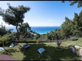 Villa Crest Posidi, hotel di Kalandra