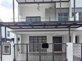 Suria Aman Homestay Semi-D 5 Rooms 5 Bathrooms