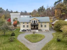 Per Larsgård，Veddige的飯店