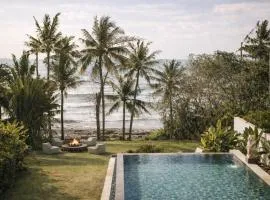 Private beach Oceanfront 3bd Villa